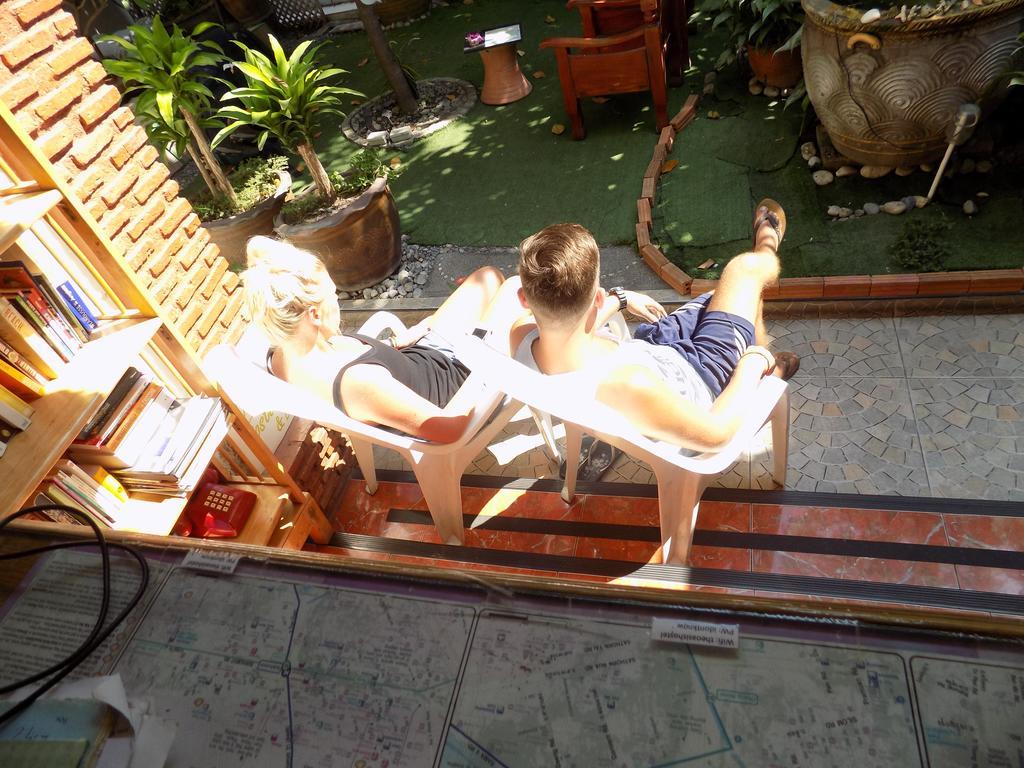 The Oasis Hostel (Adults Only) Bangkok Exterior photo