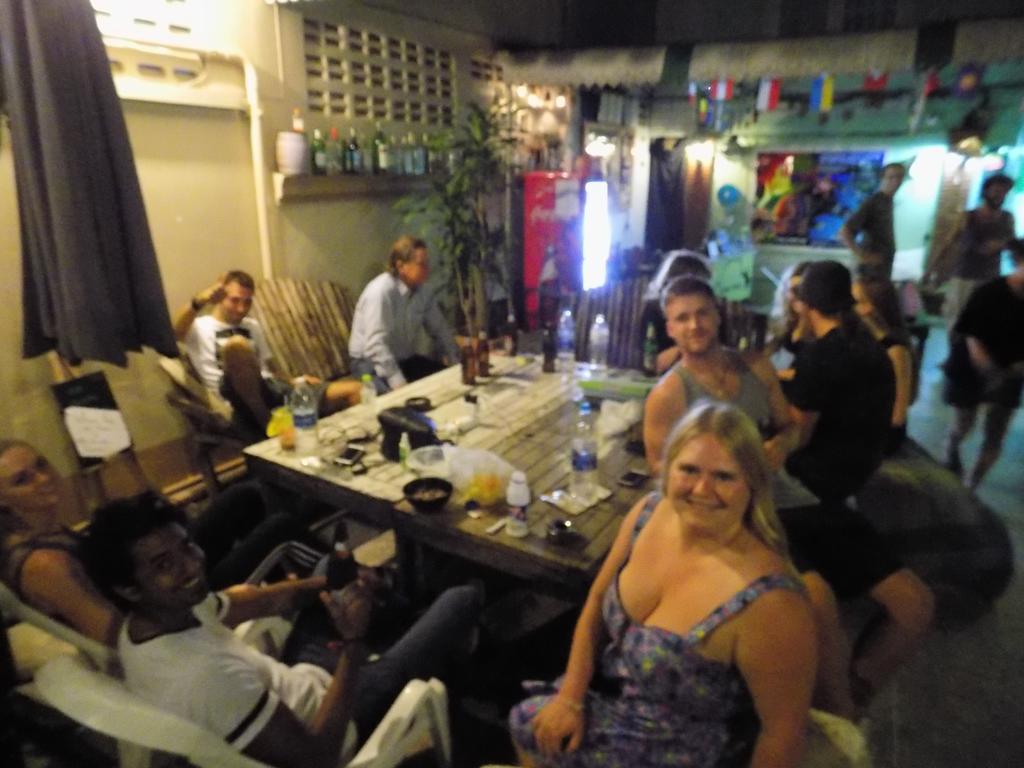 The Oasis Hostel (Adults Only) Bangkok Exterior photo