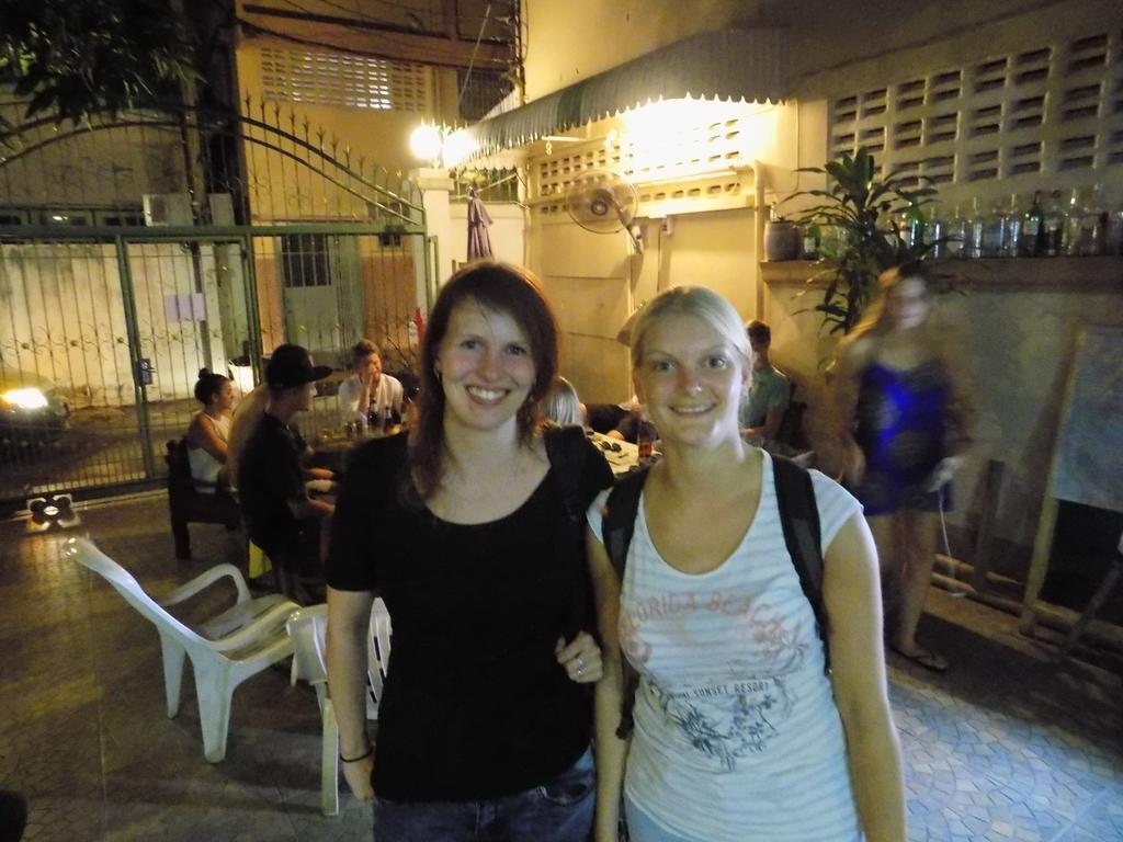 The Oasis Hostel (Adults Only) Bangkok Exterior photo