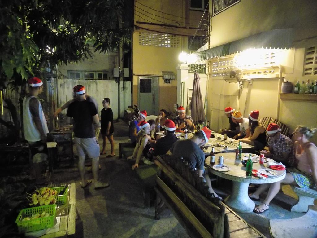 The Oasis Hostel (Adults Only) Bangkok Exterior photo